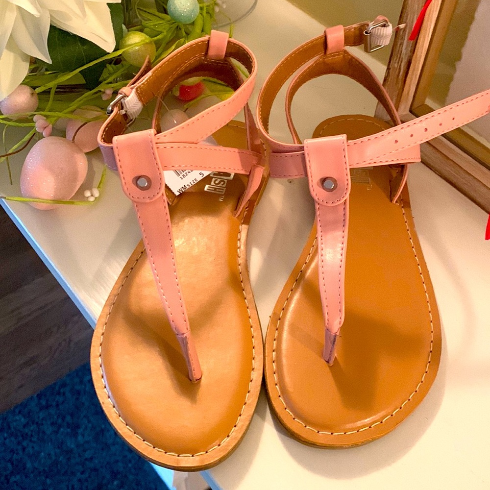 NEW* Girls pink thong sandal SIZE 5
